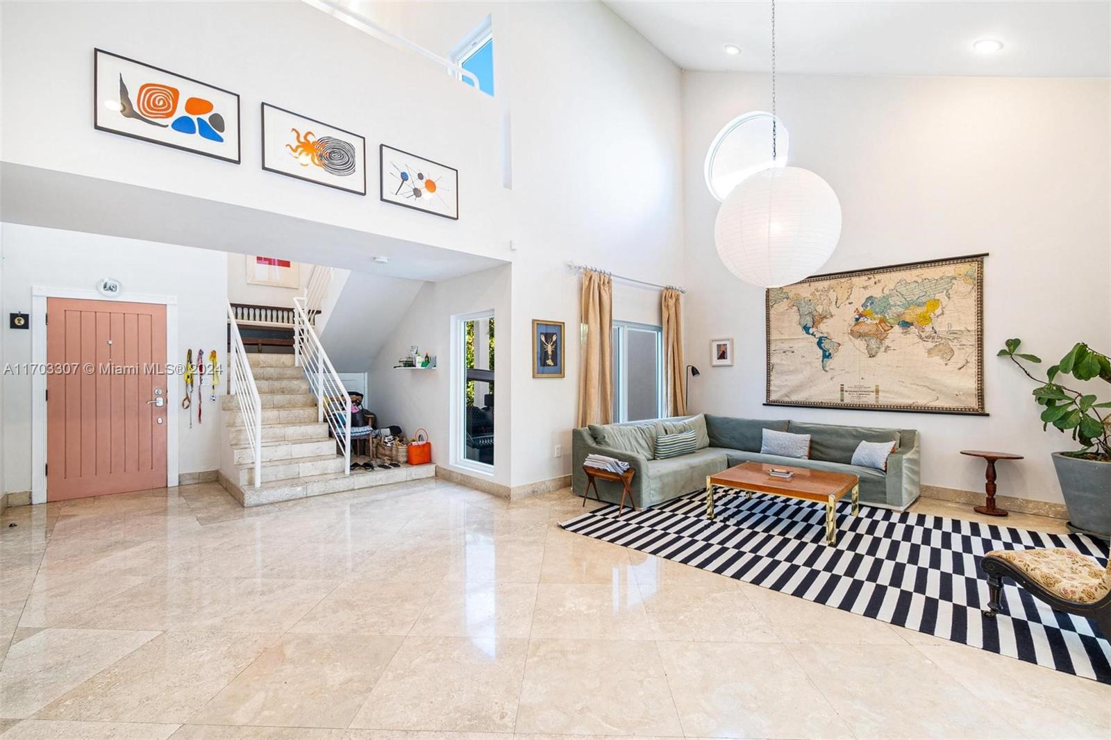 525 Ridgewood Rd