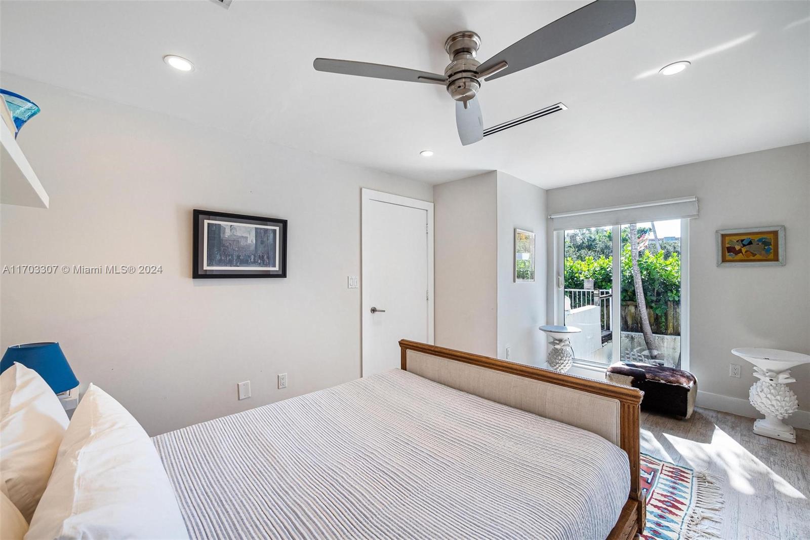 525 Ridgewood Rd