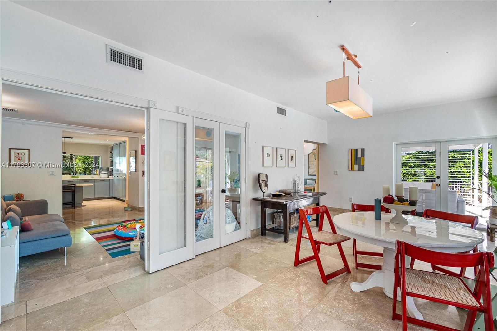 525 Ridgewood Rd
