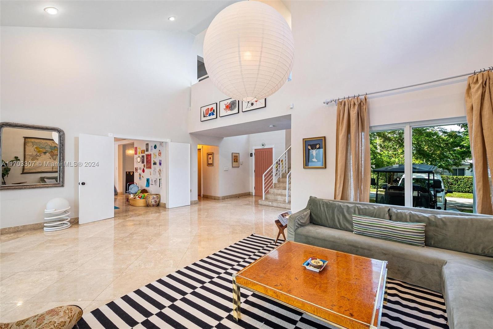 525 Ridgewood Rd