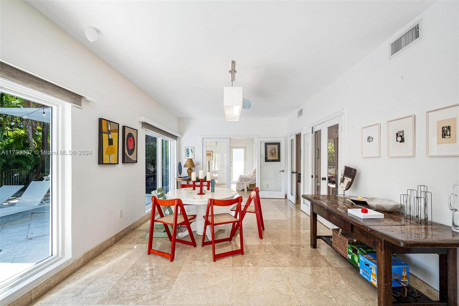 525 Ridgewood Rd