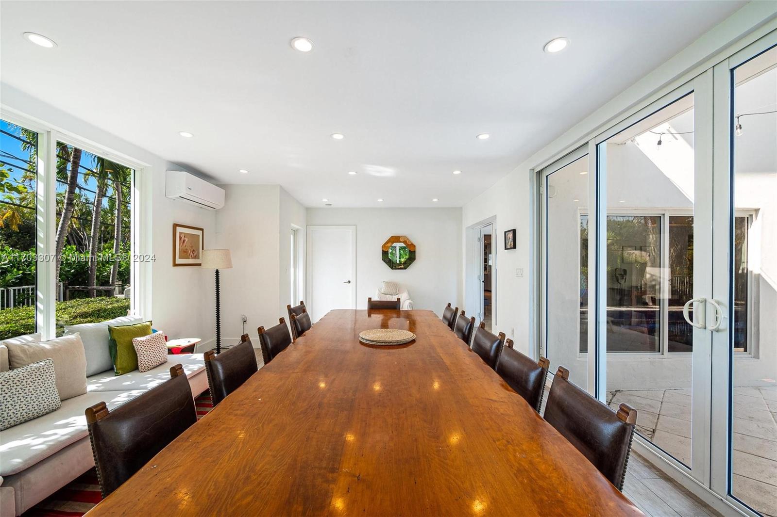 525 Ridgewood Rd