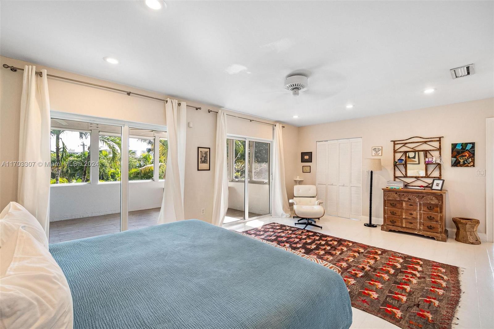 525 Ridgewood Rd