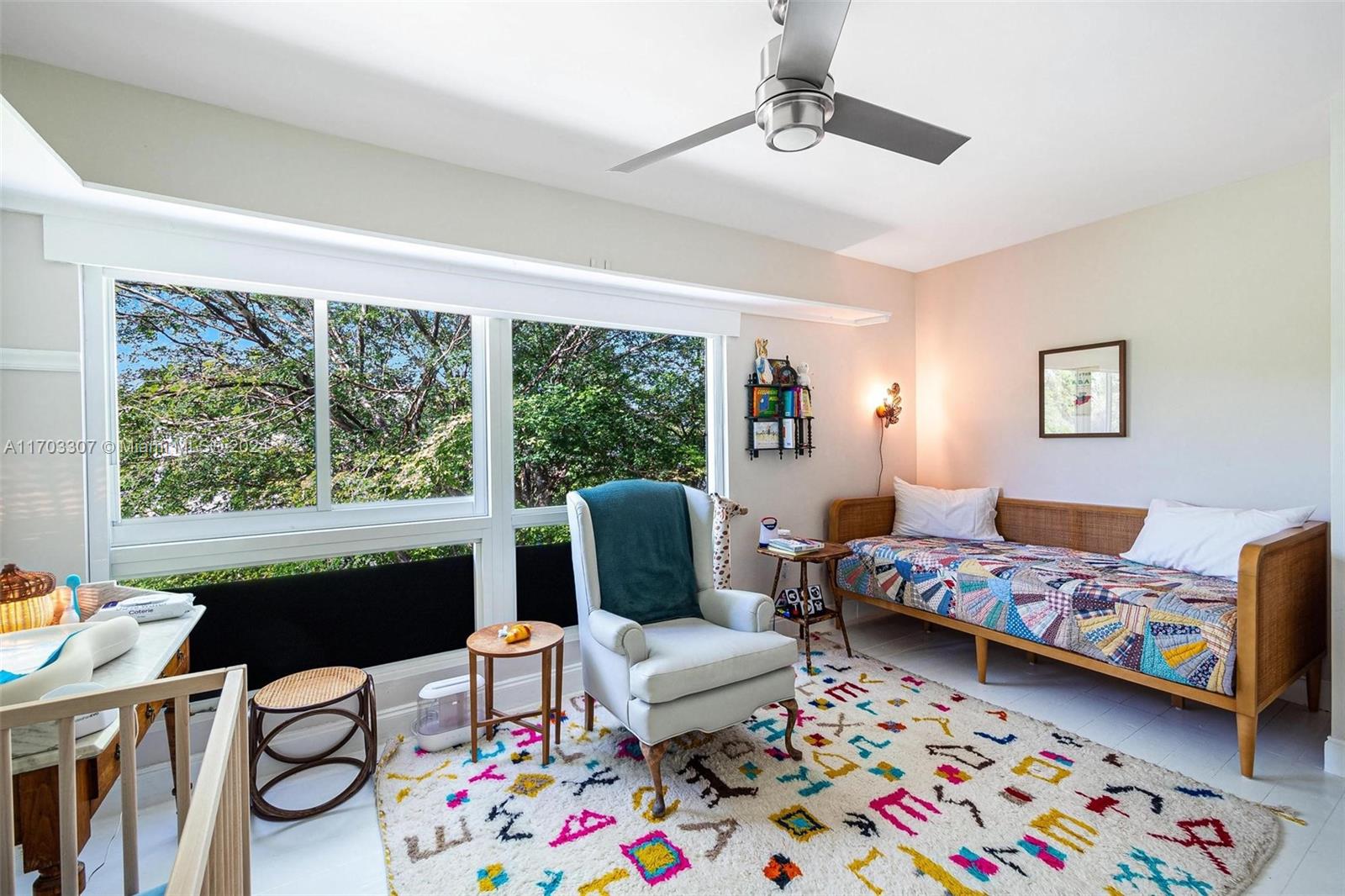 525 Ridgewood Rd