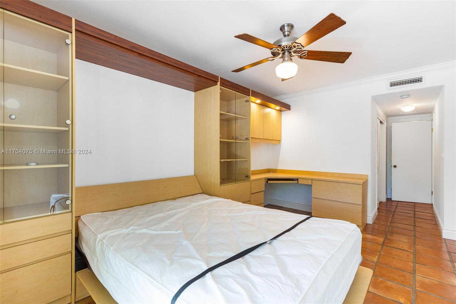 166 Harbor Dr # 7C
