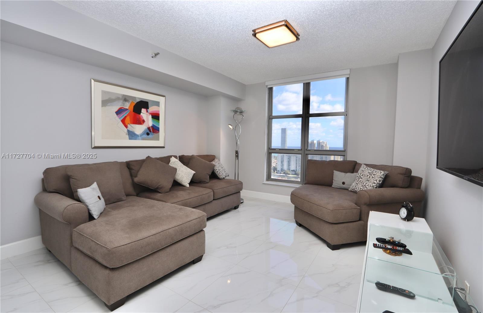 3500 Mystic Pointe Dr # 2708