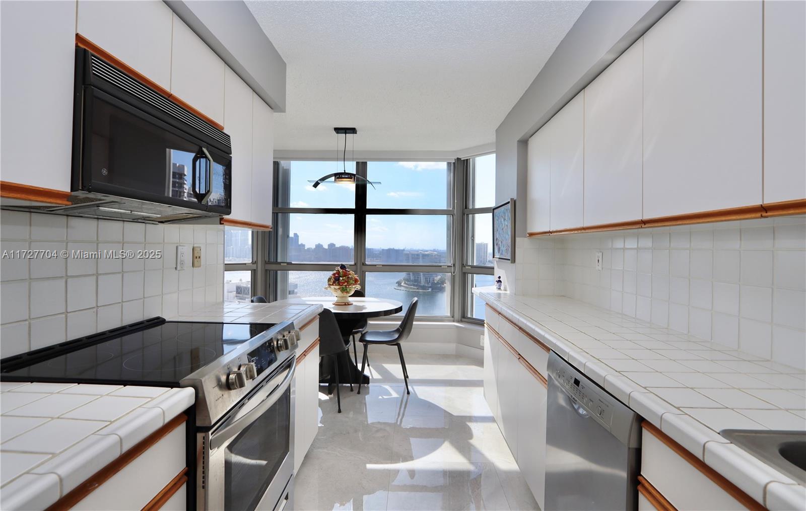 3500 Mystic Pointe Dr # 2708
