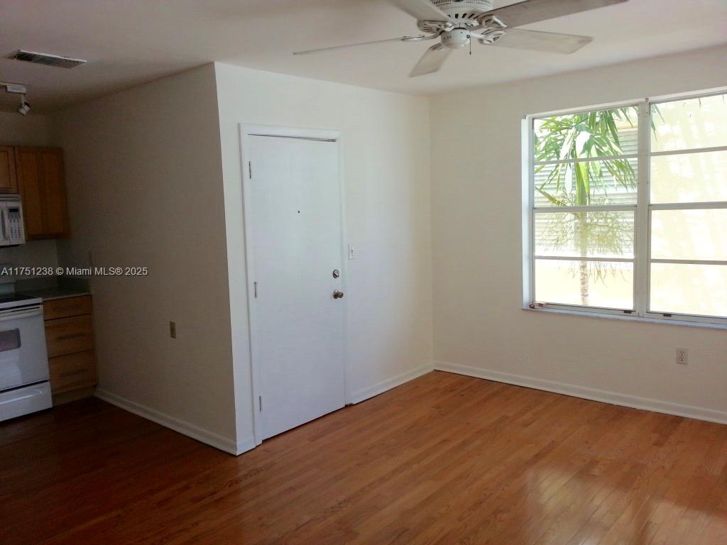 1337 Euclid Ave # 205