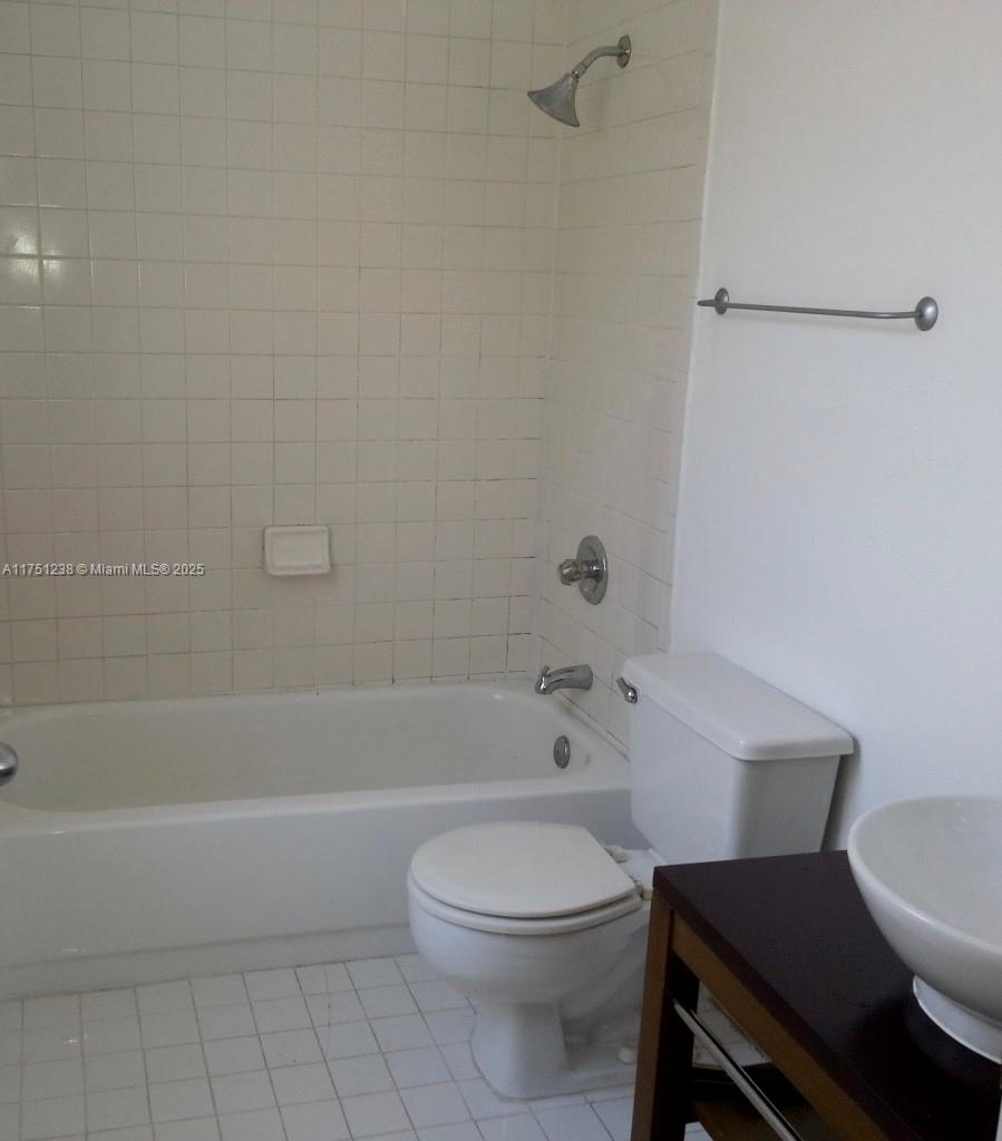1337 Euclid Ave # 205