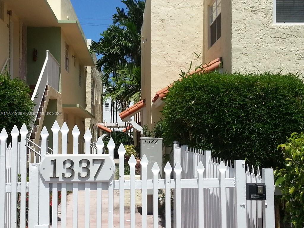 1337 Euclid Ave # 205