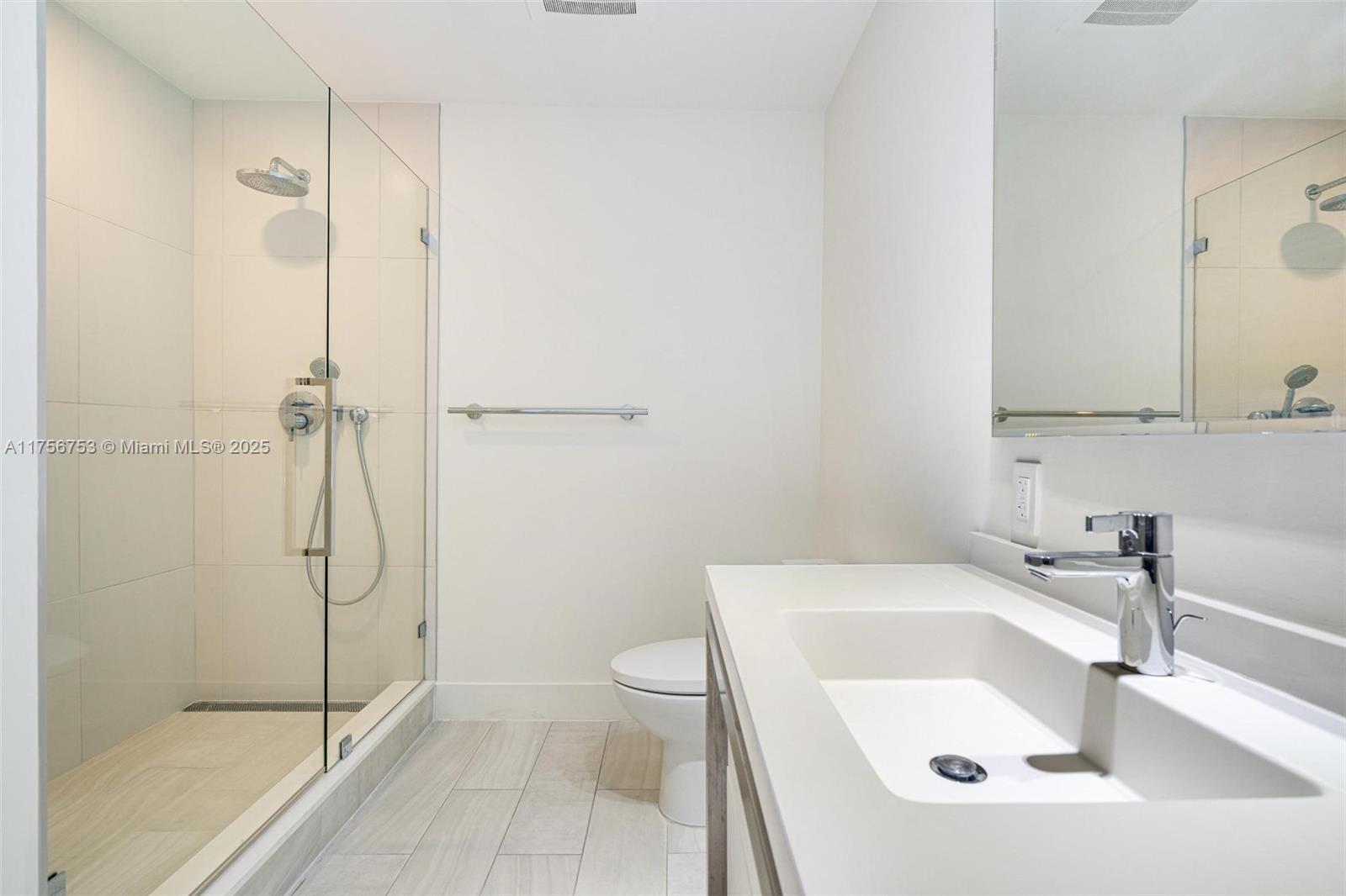 2000 Metropica Way # 1110