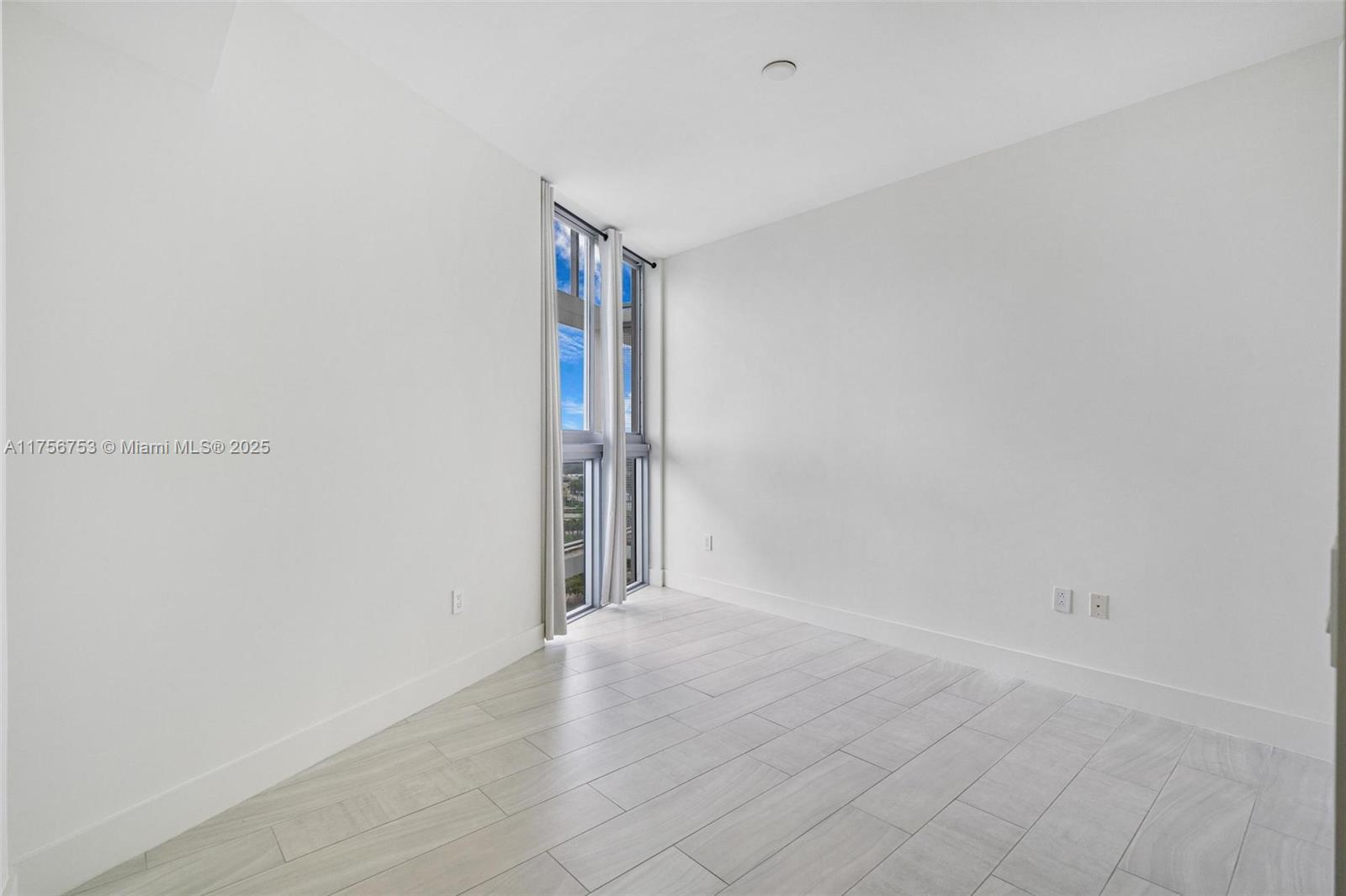 2000 Metropica Way # 1110