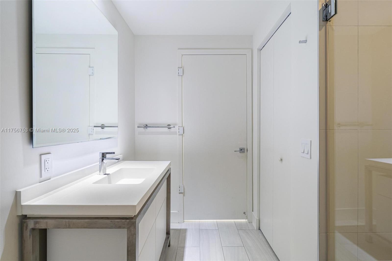 2000 Metropica Way # 1110