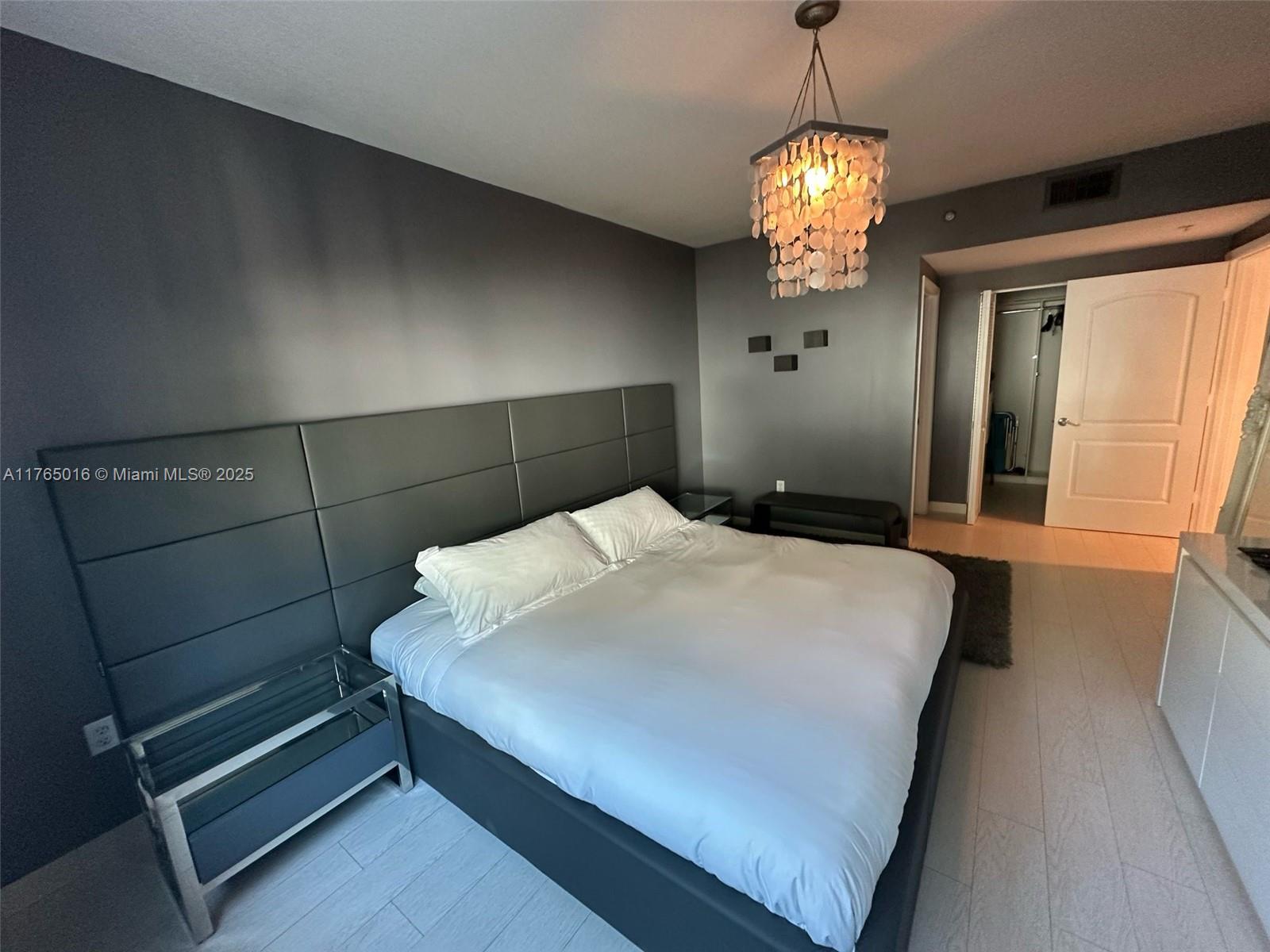 110 Washington Ave # 1423