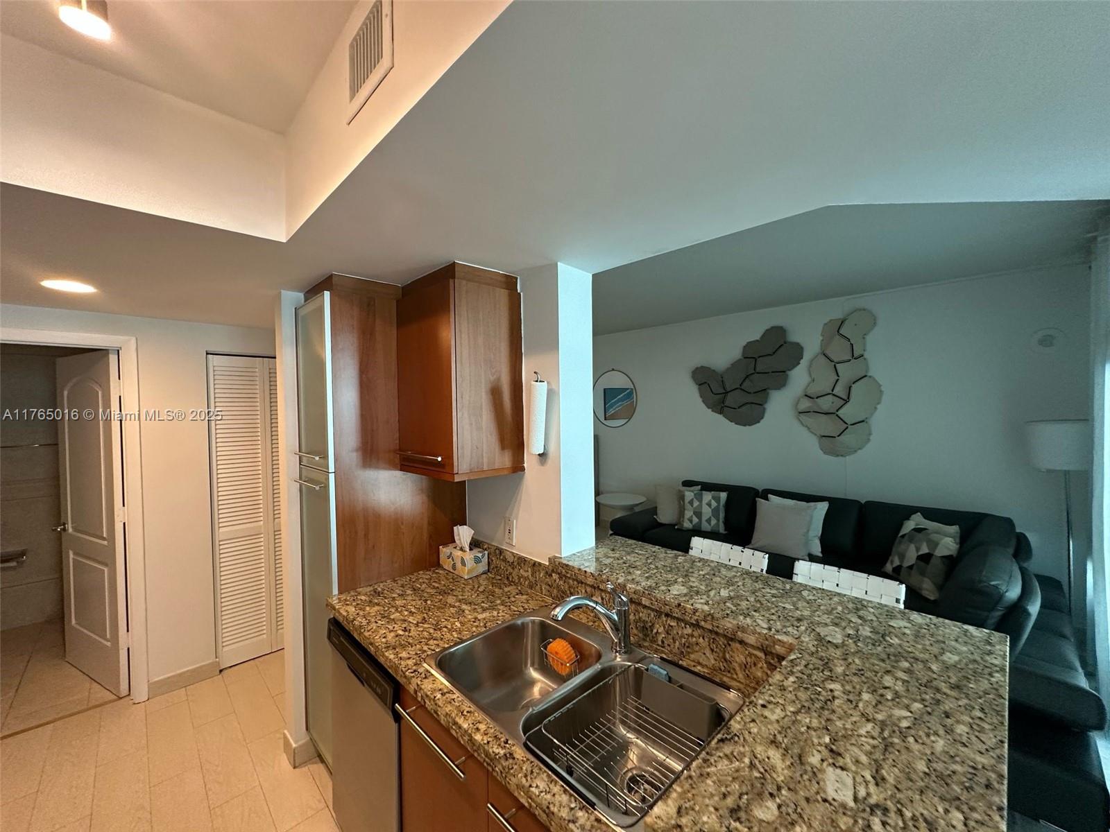 110 Washington Ave # 1423