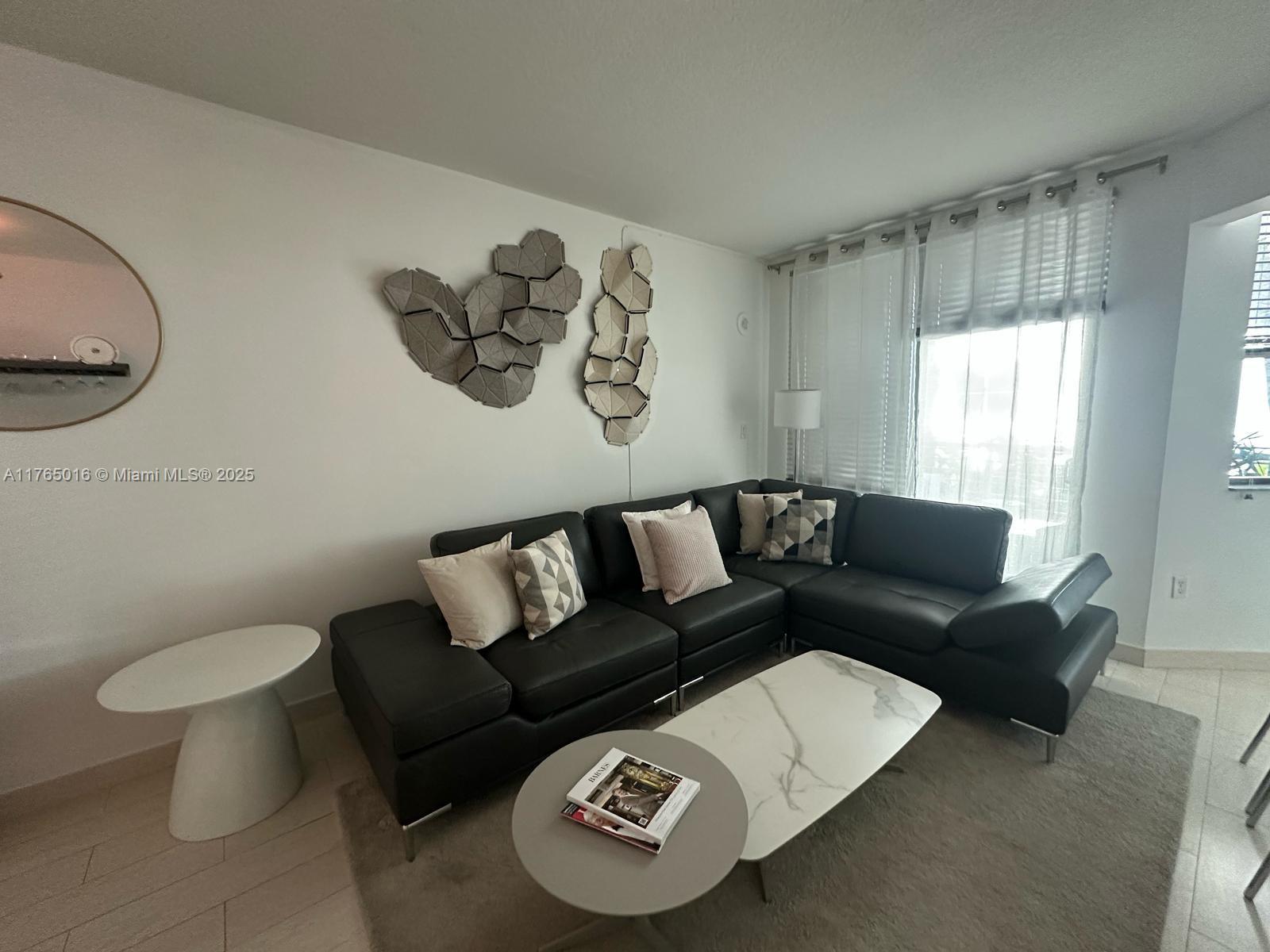 110 Washington Ave # 1423