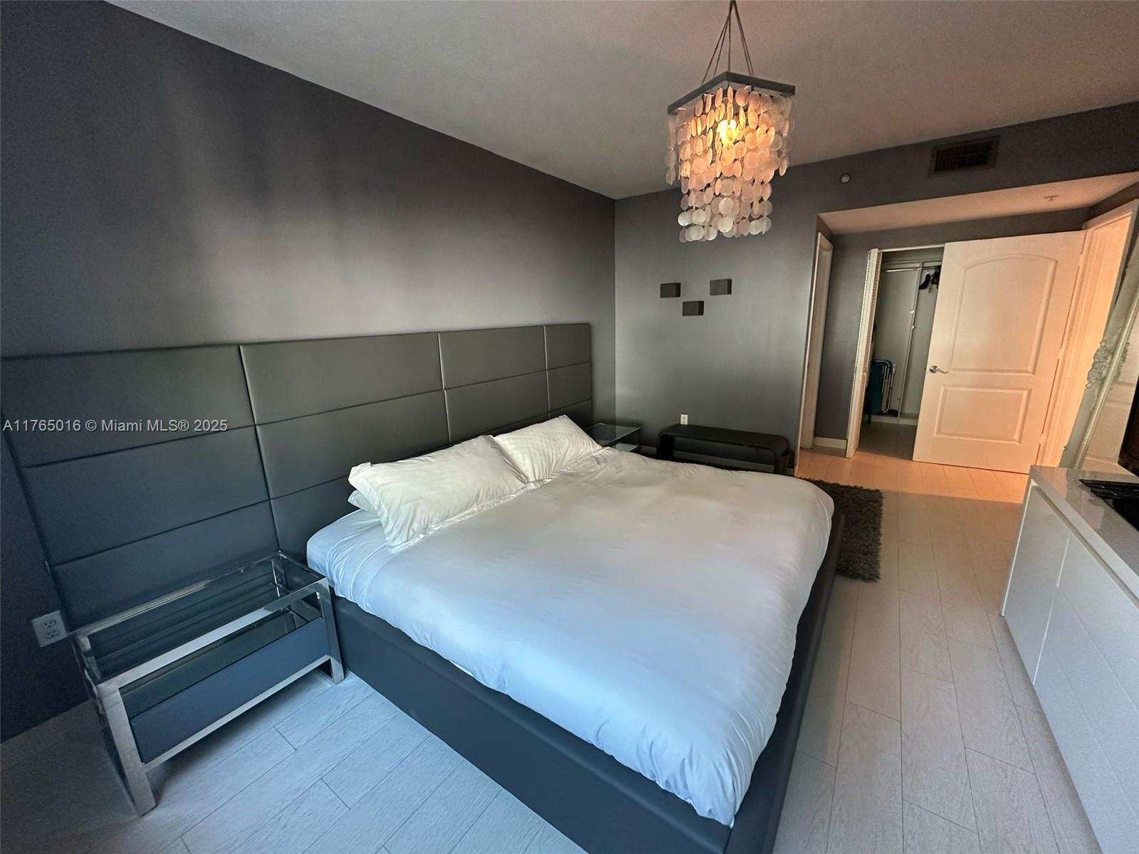110 Washington Ave # 1423