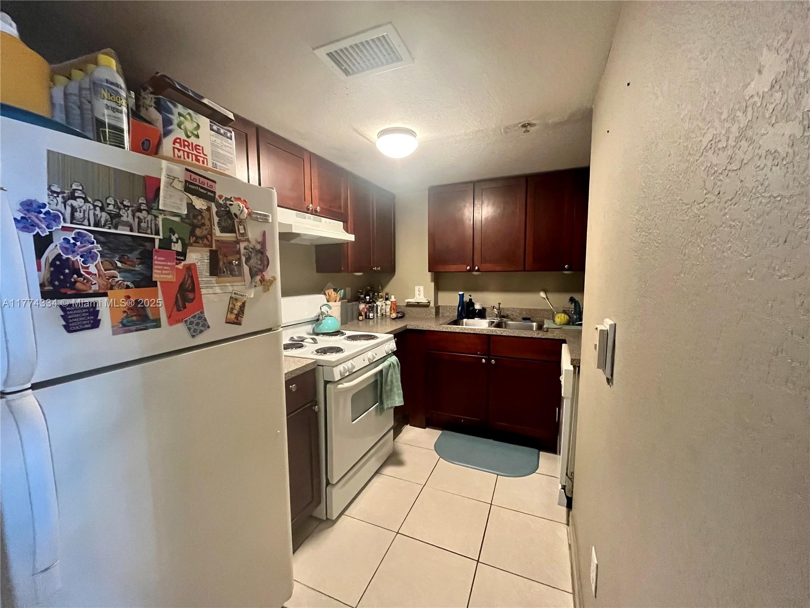 2536 NW 24th St # 3H