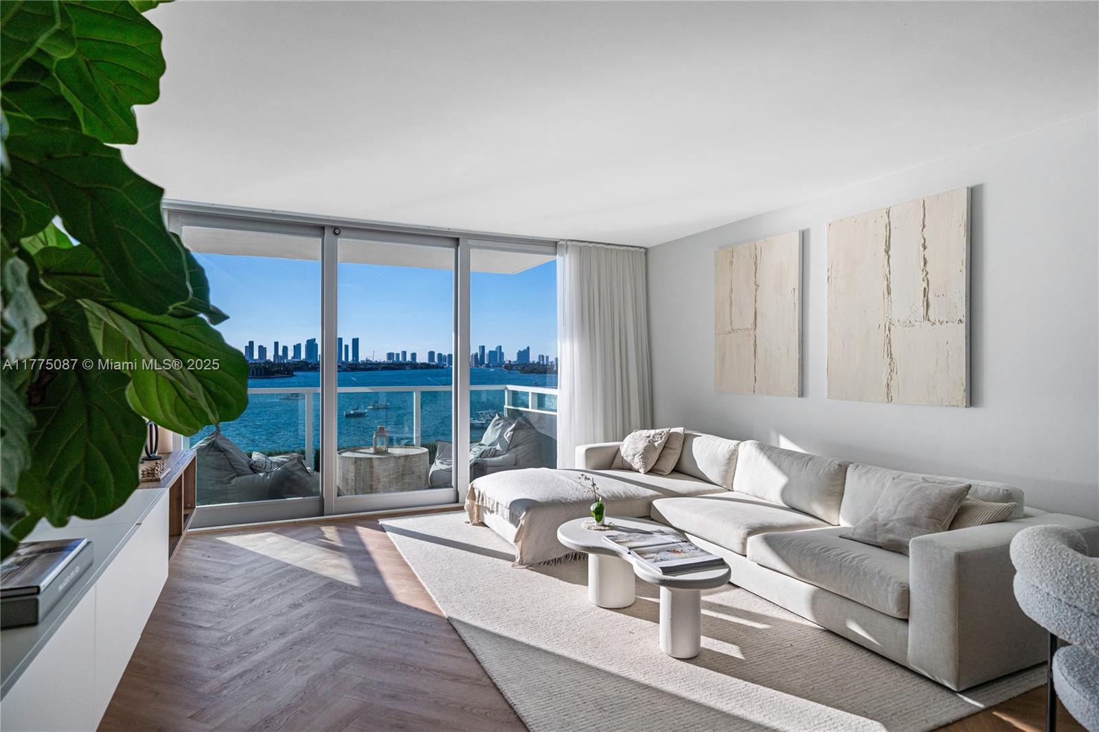 1000 West Ave # 516