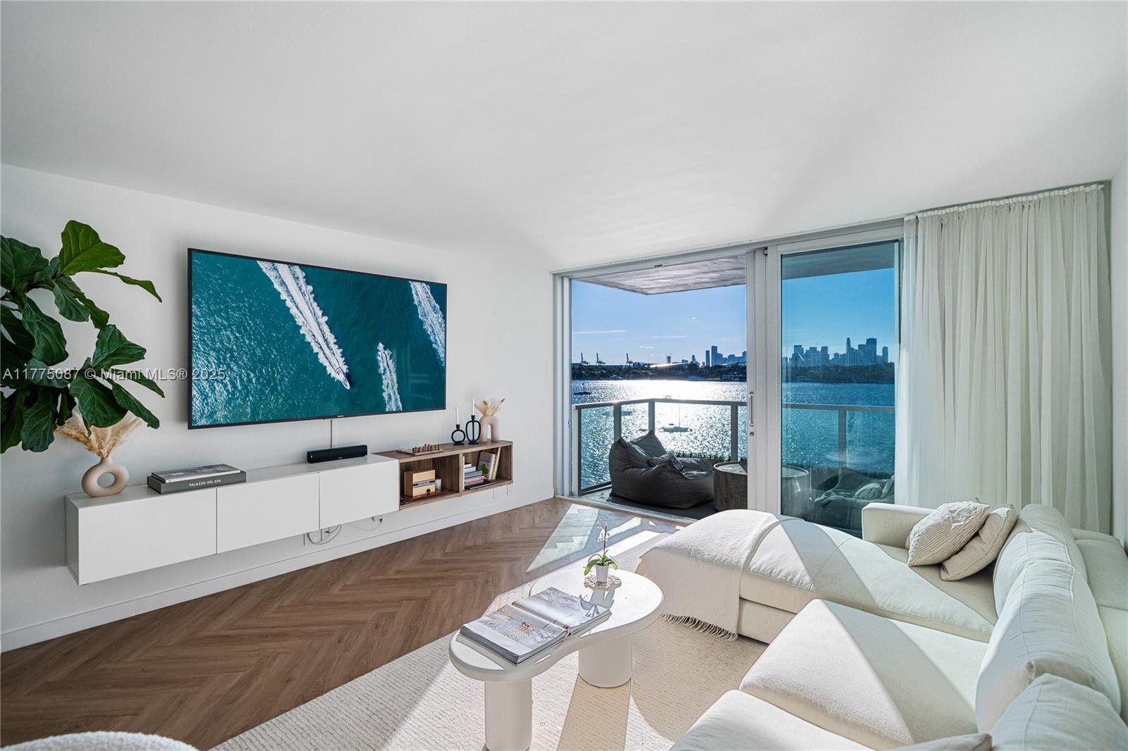 1000 West Ave # 516