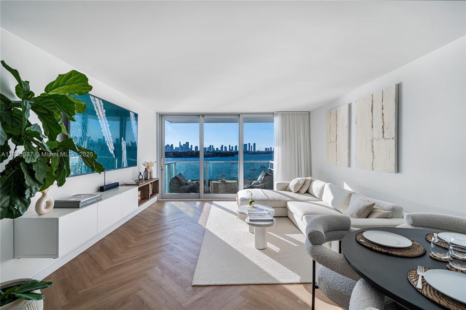 1000 West Ave # 516