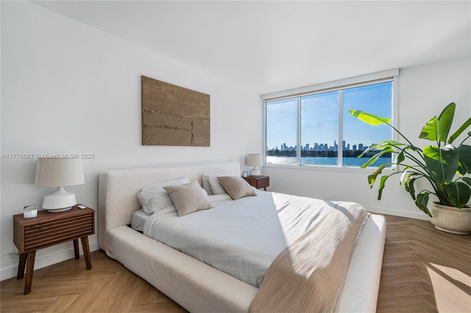 1000 West Ave # 516