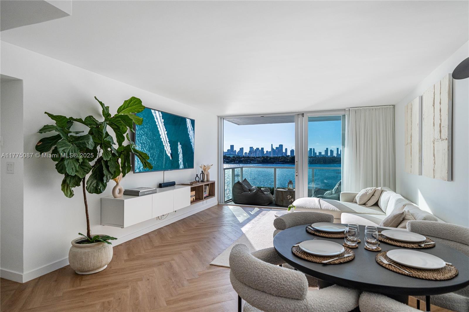 1000 West Ave # 516