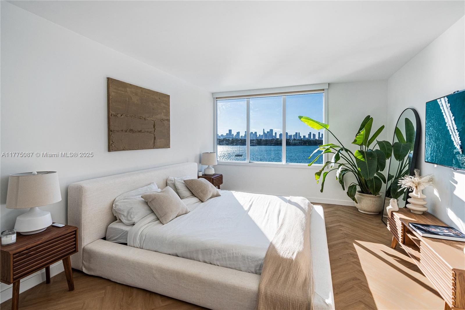 1000 West Ave # 516