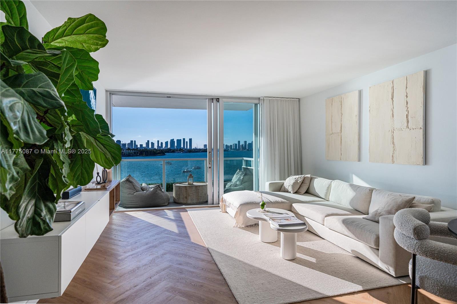 1000 West Ave # 516