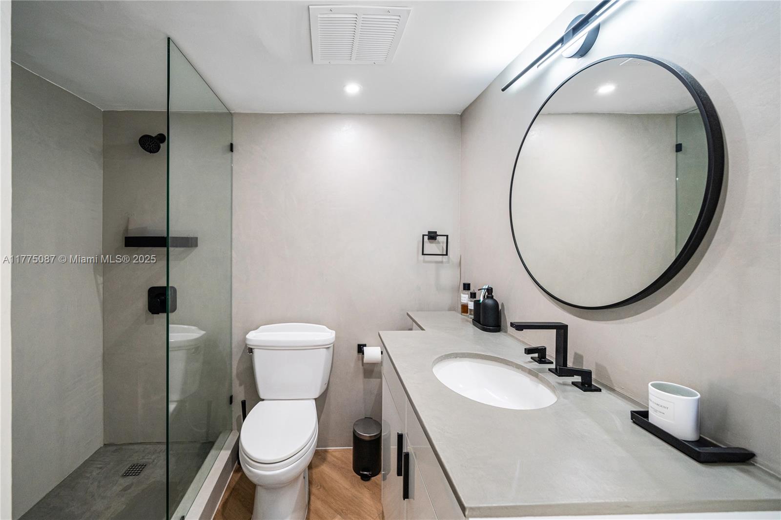 1000 West Ave # 516