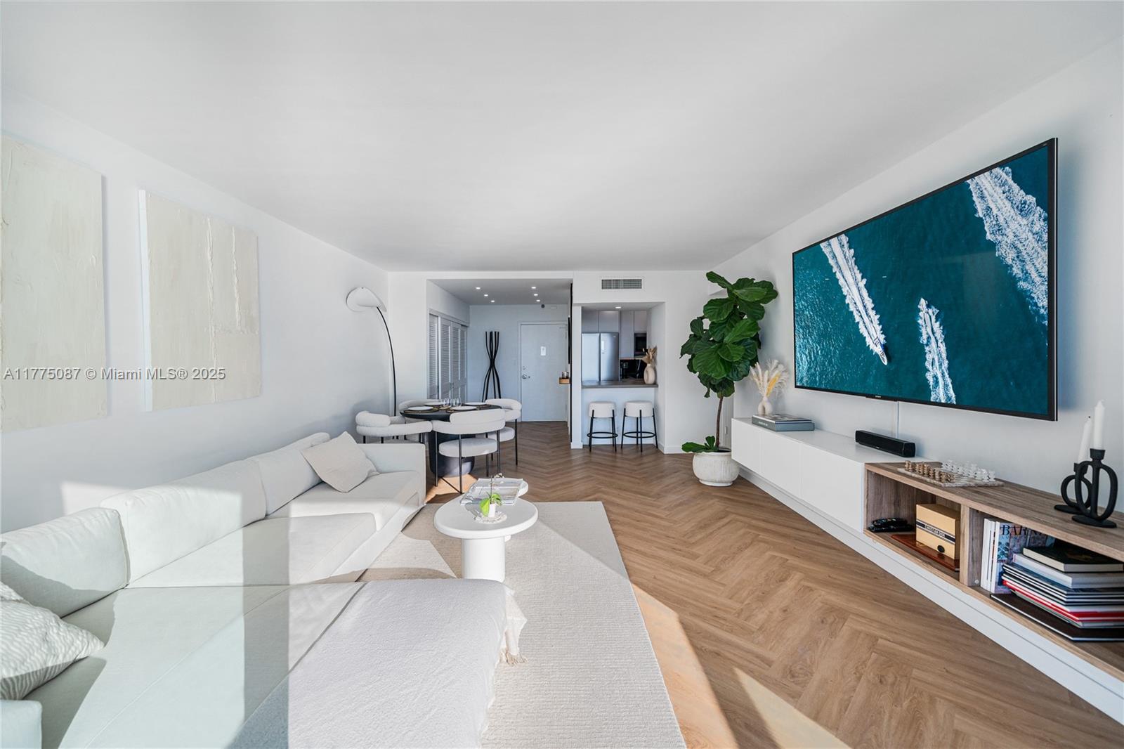 1000 West Ave # 516