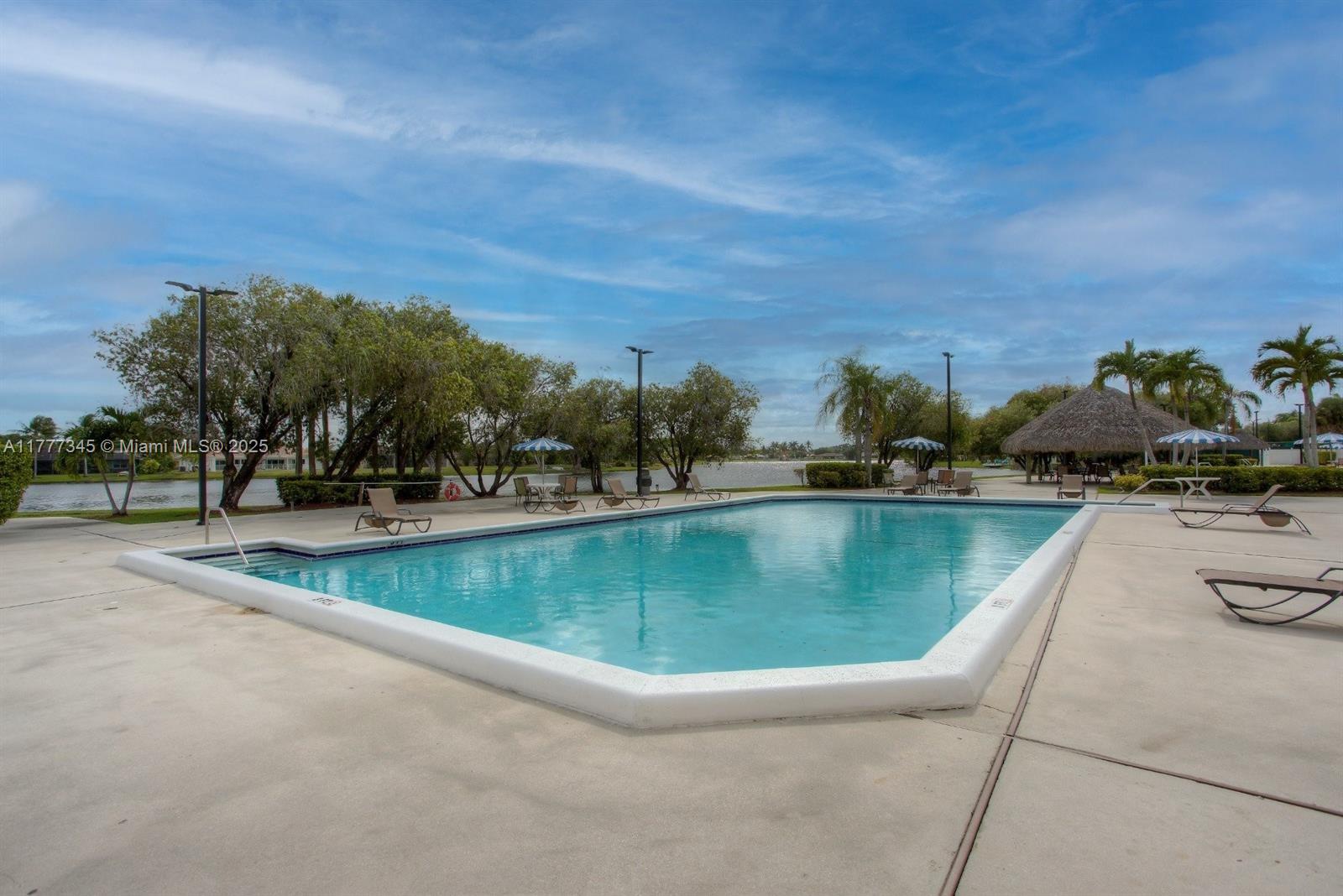 65 Whitehead Cir # 65