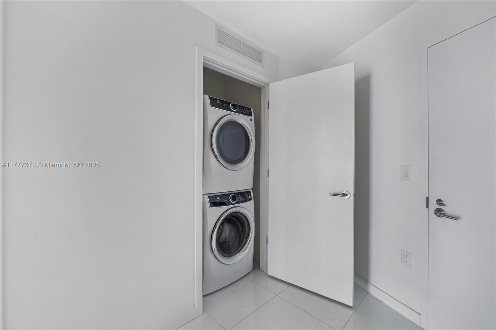 851 NE 1st Ave # 4100