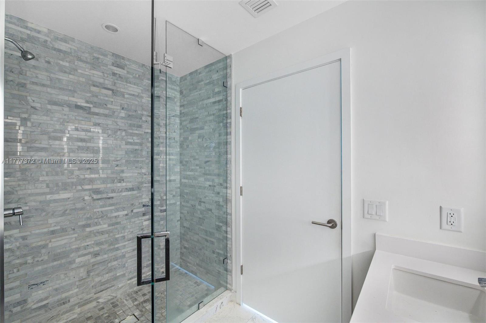 851 NE 1st Ave # 4100