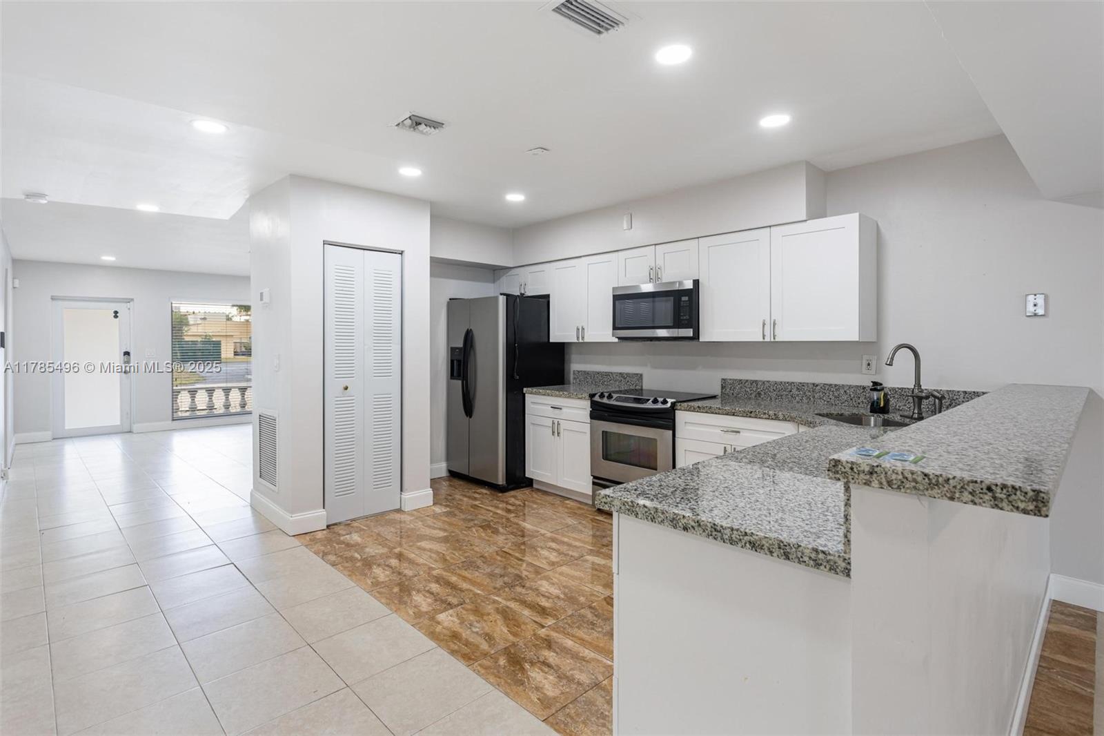 3241 NE 17th Ave Unit: S