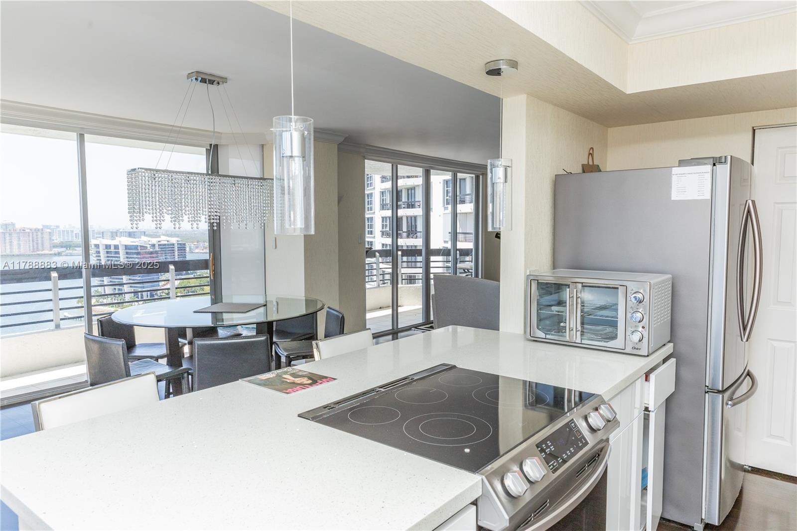 3530 Mystic Pointe Dr # 2910