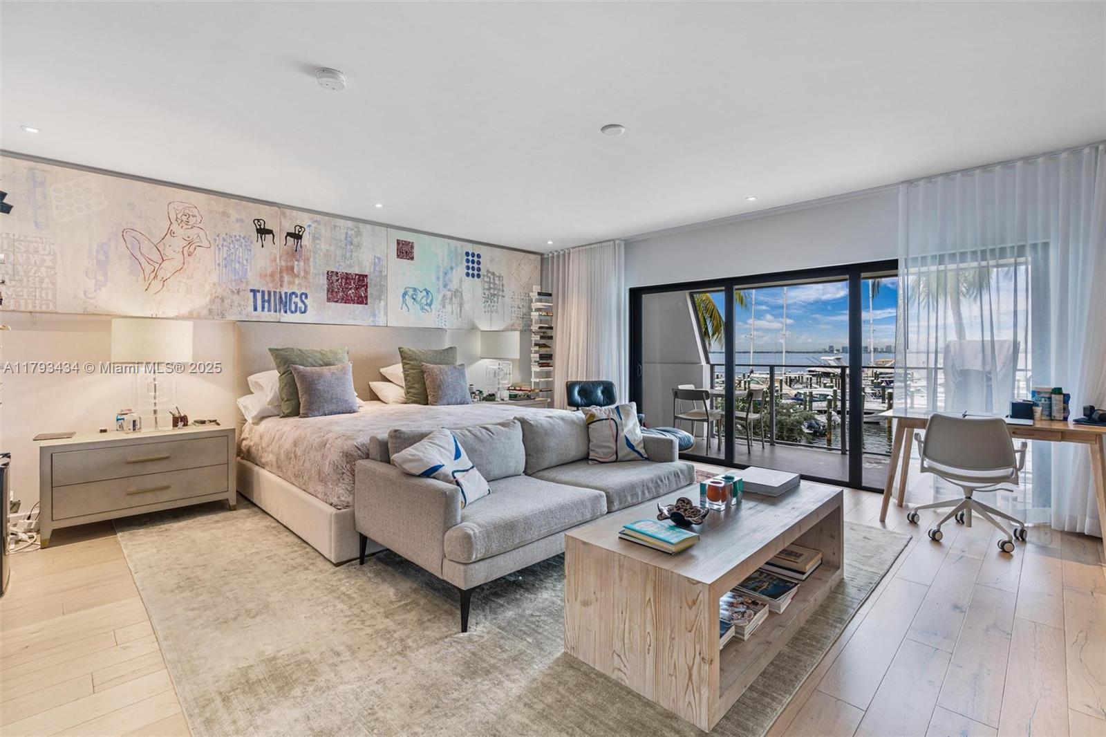 166 Harbor Dr # 2B