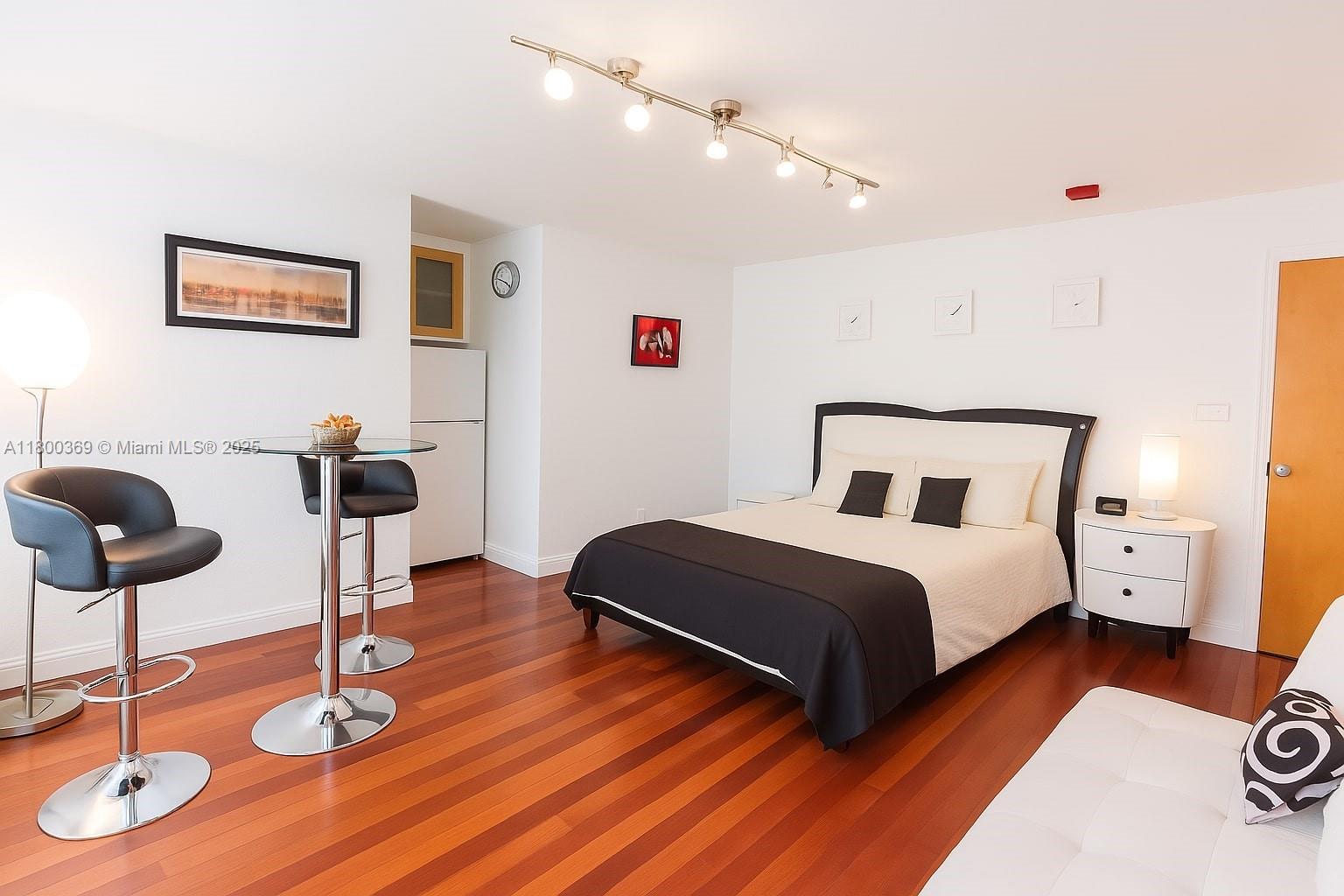 420 15th St # 306