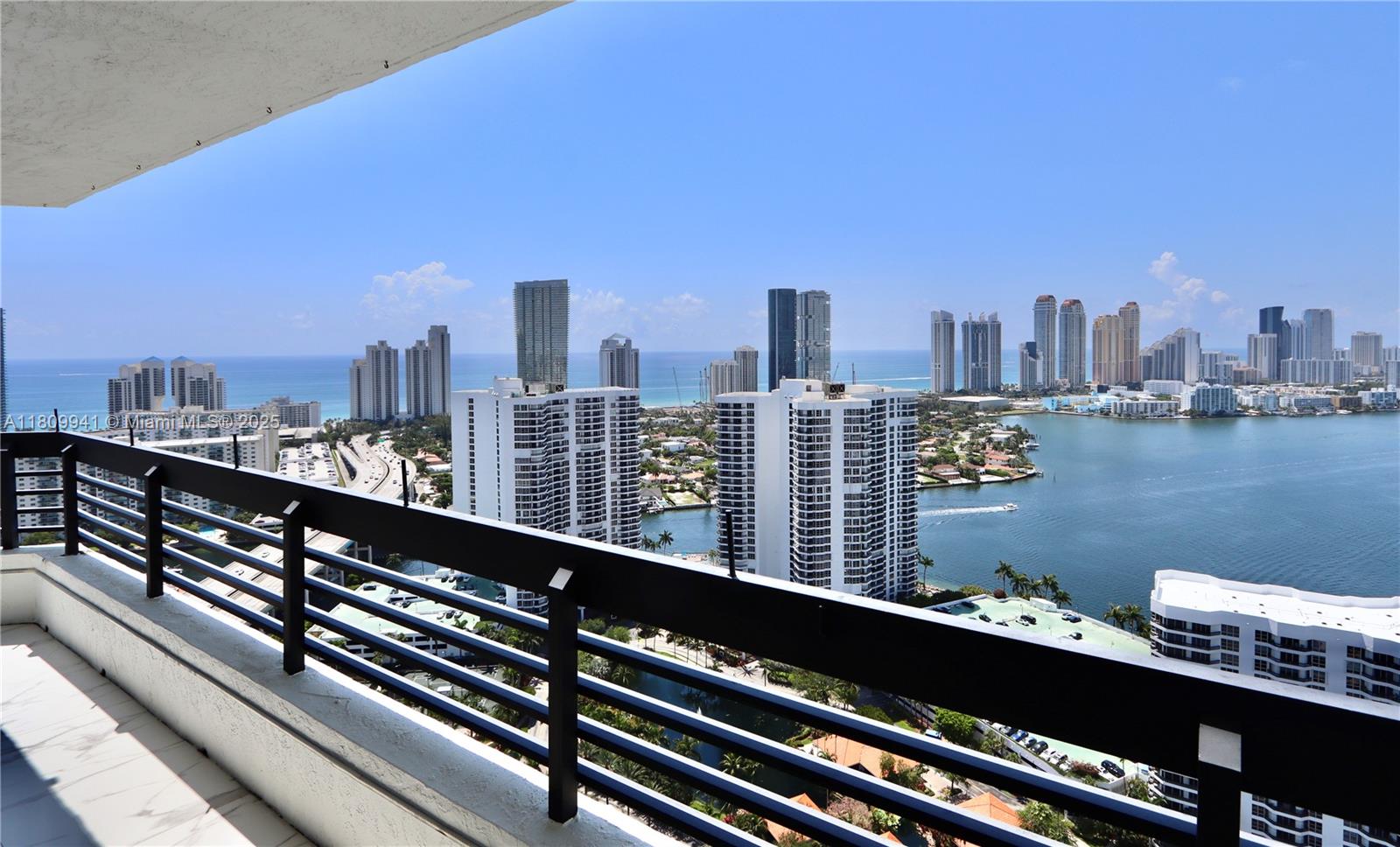 3500 Mystic Pointe Dr # 3906