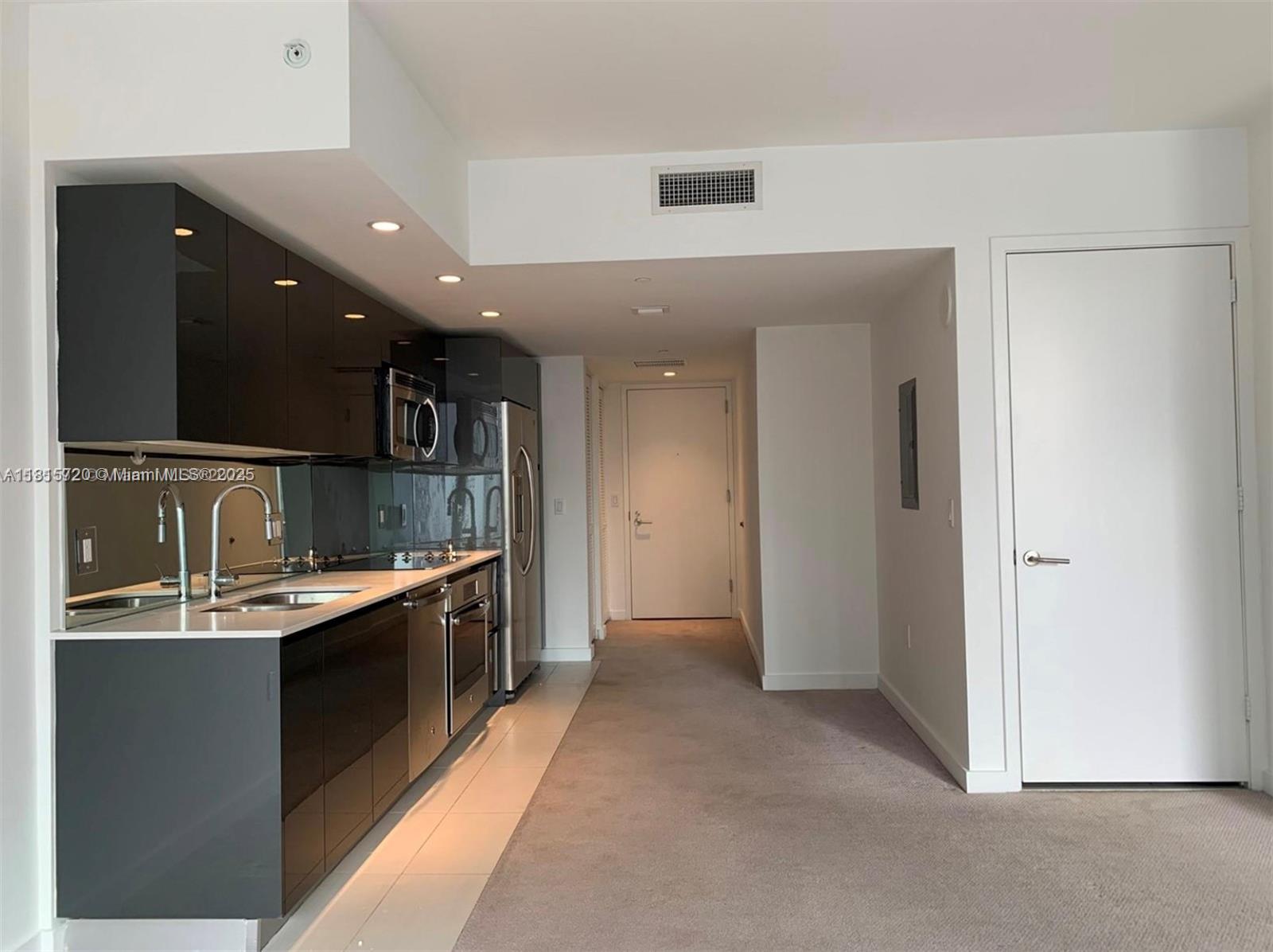 31 SE 6th St # 2705