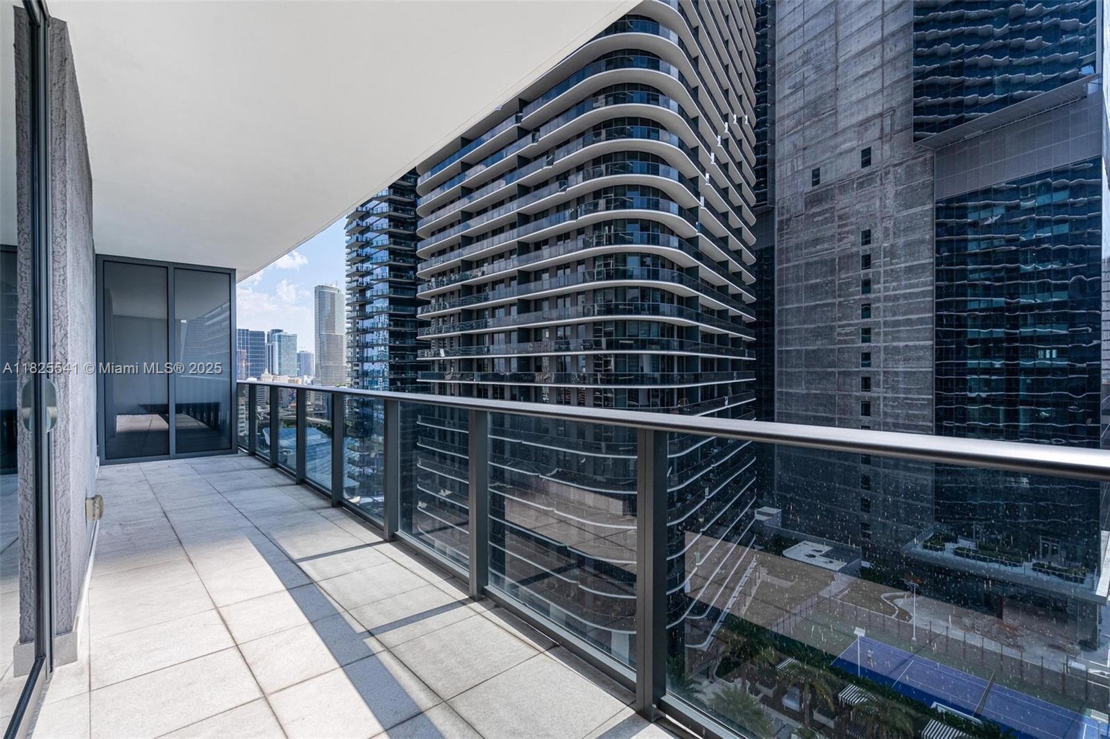 45 SW 9th St # 2002