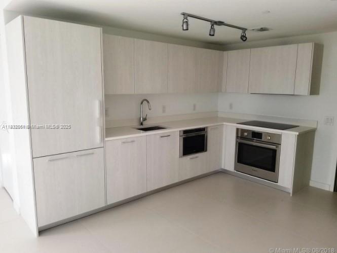 501 NE 31st St # 2809