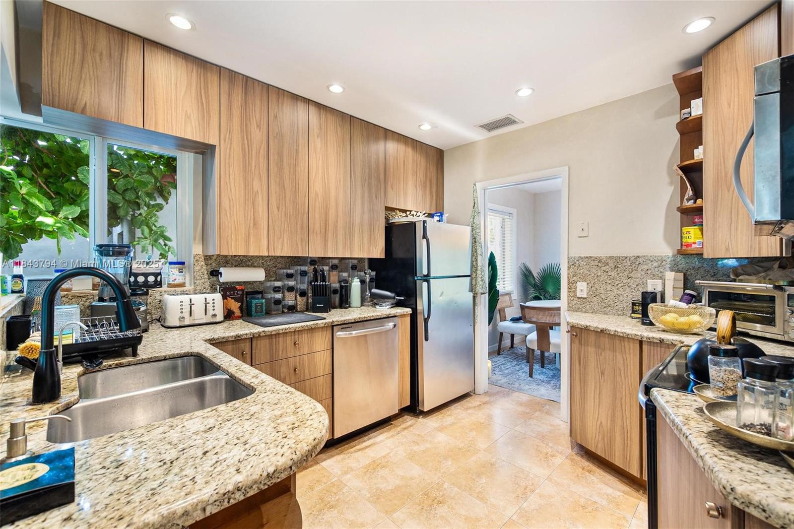 770 NE 82nd Ter