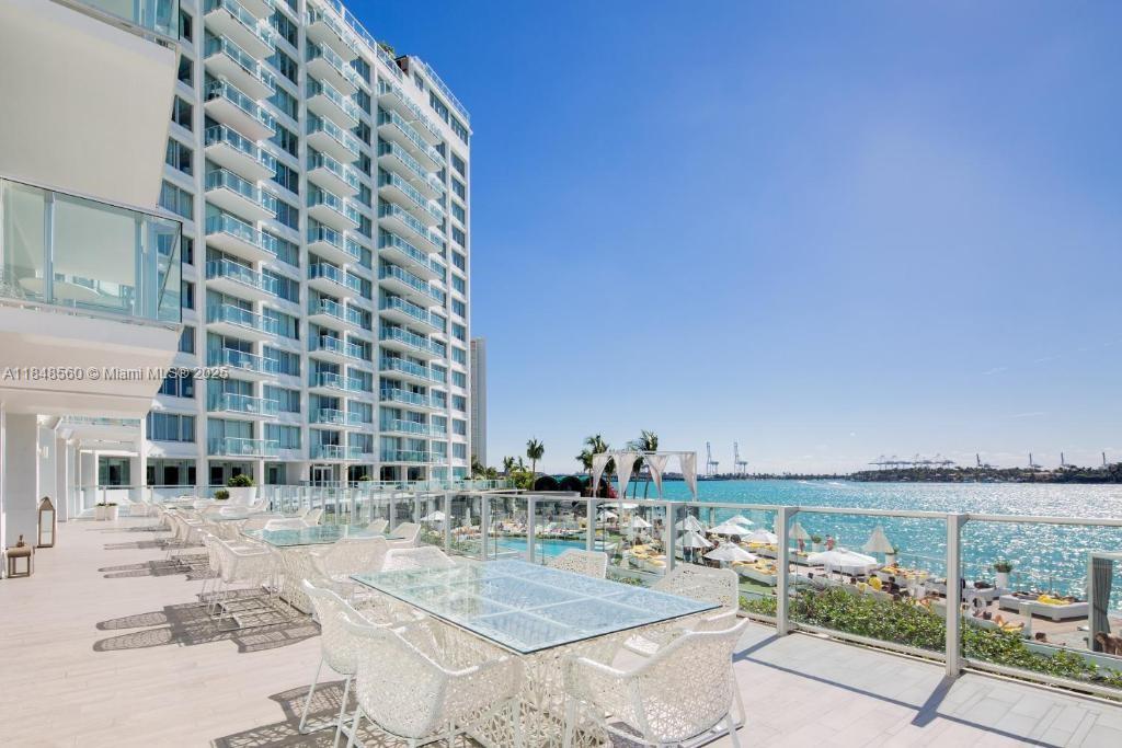 1100 West Ave # 820