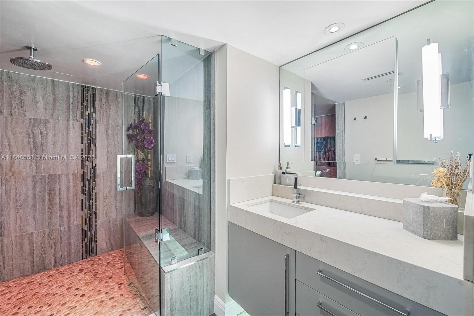 1100 West Ave # 820