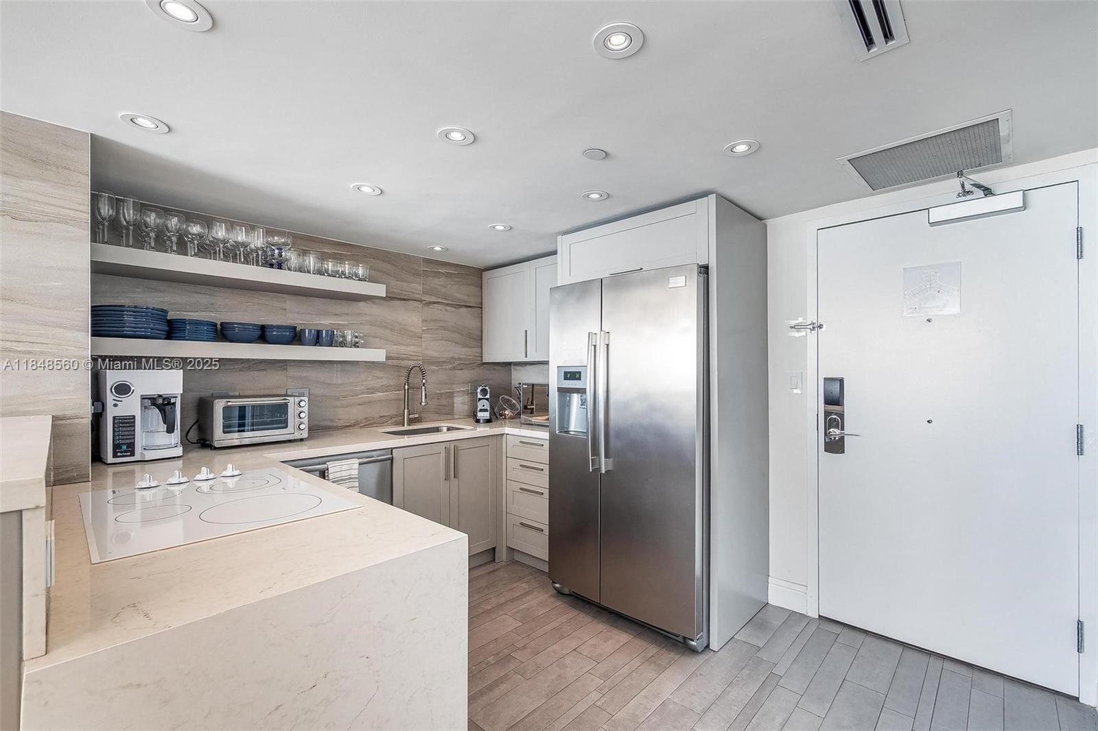 1100 West Ave # 820