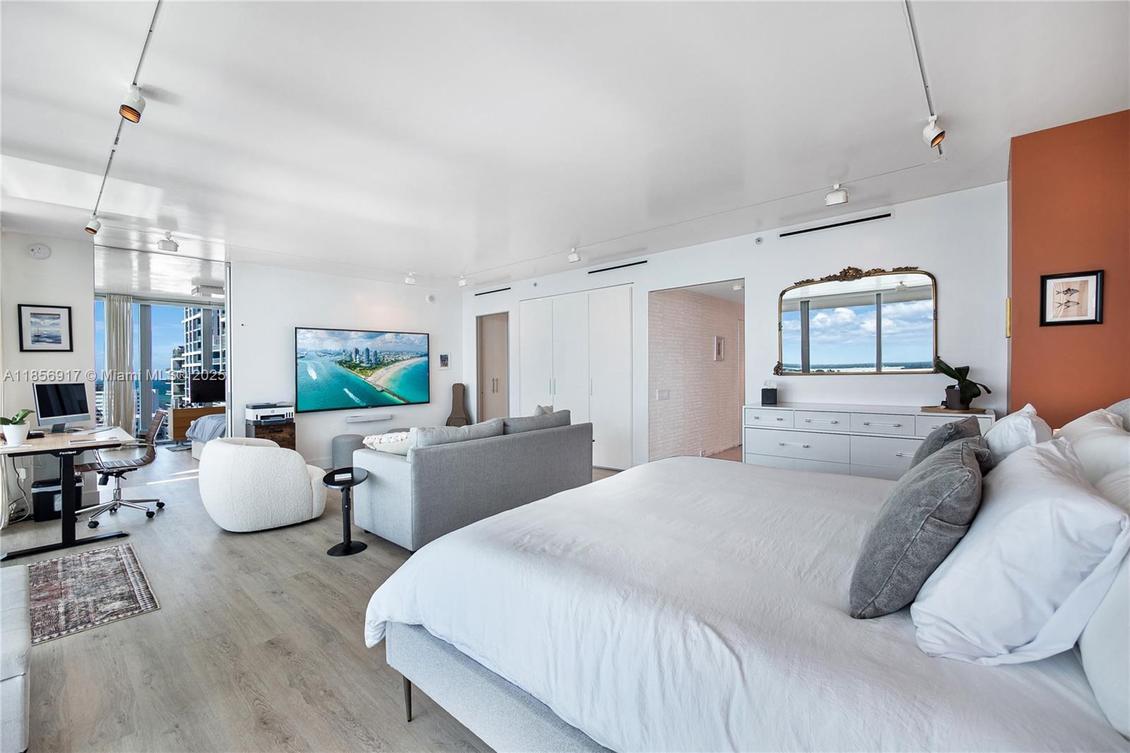 6799 Collins Ave # 02 Unit: LPH01 & 02