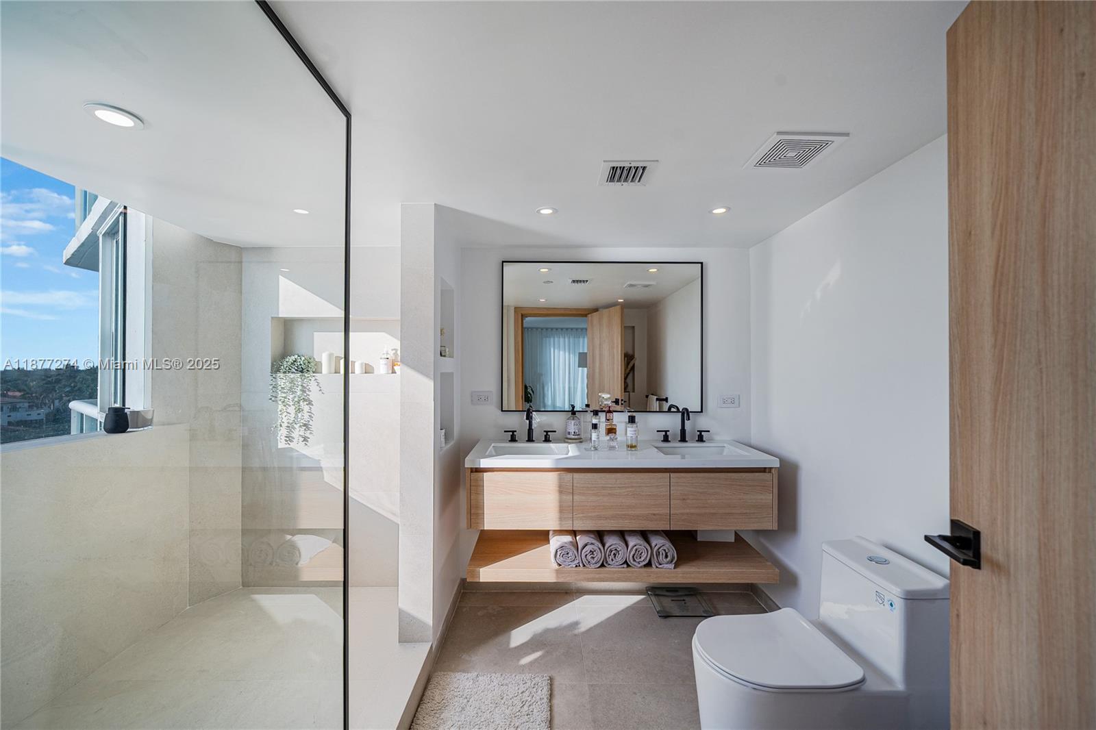 3411 Indian Creek Dr # 704