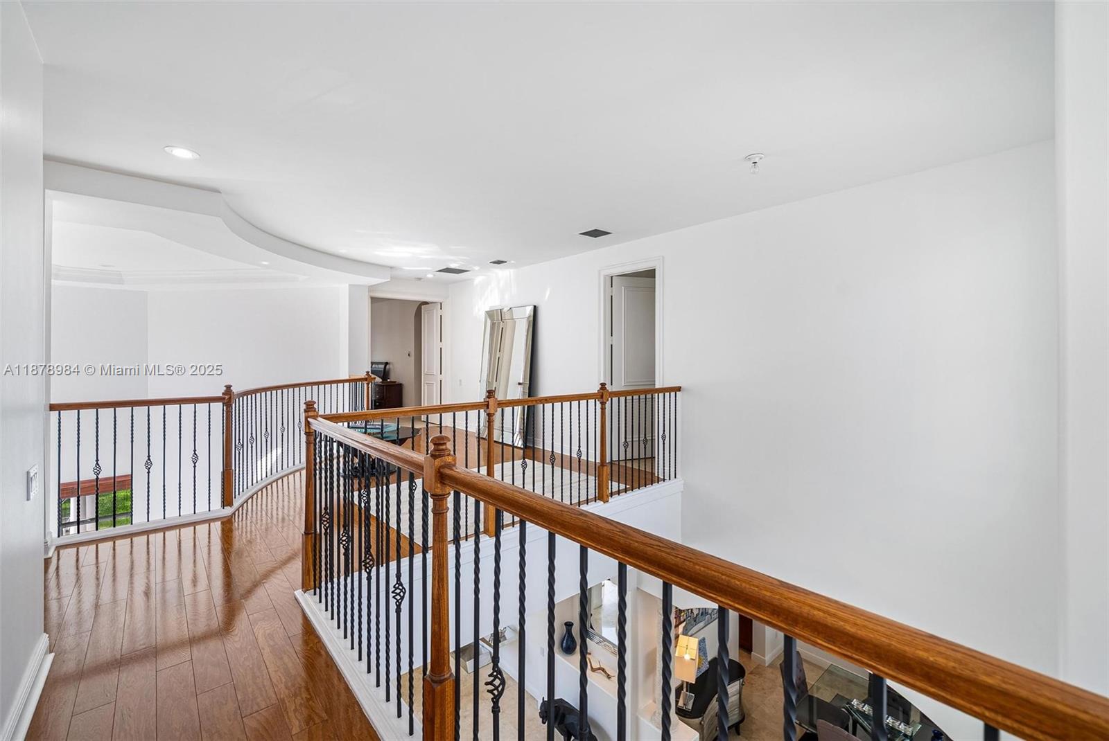 1260 Hatteras Ln