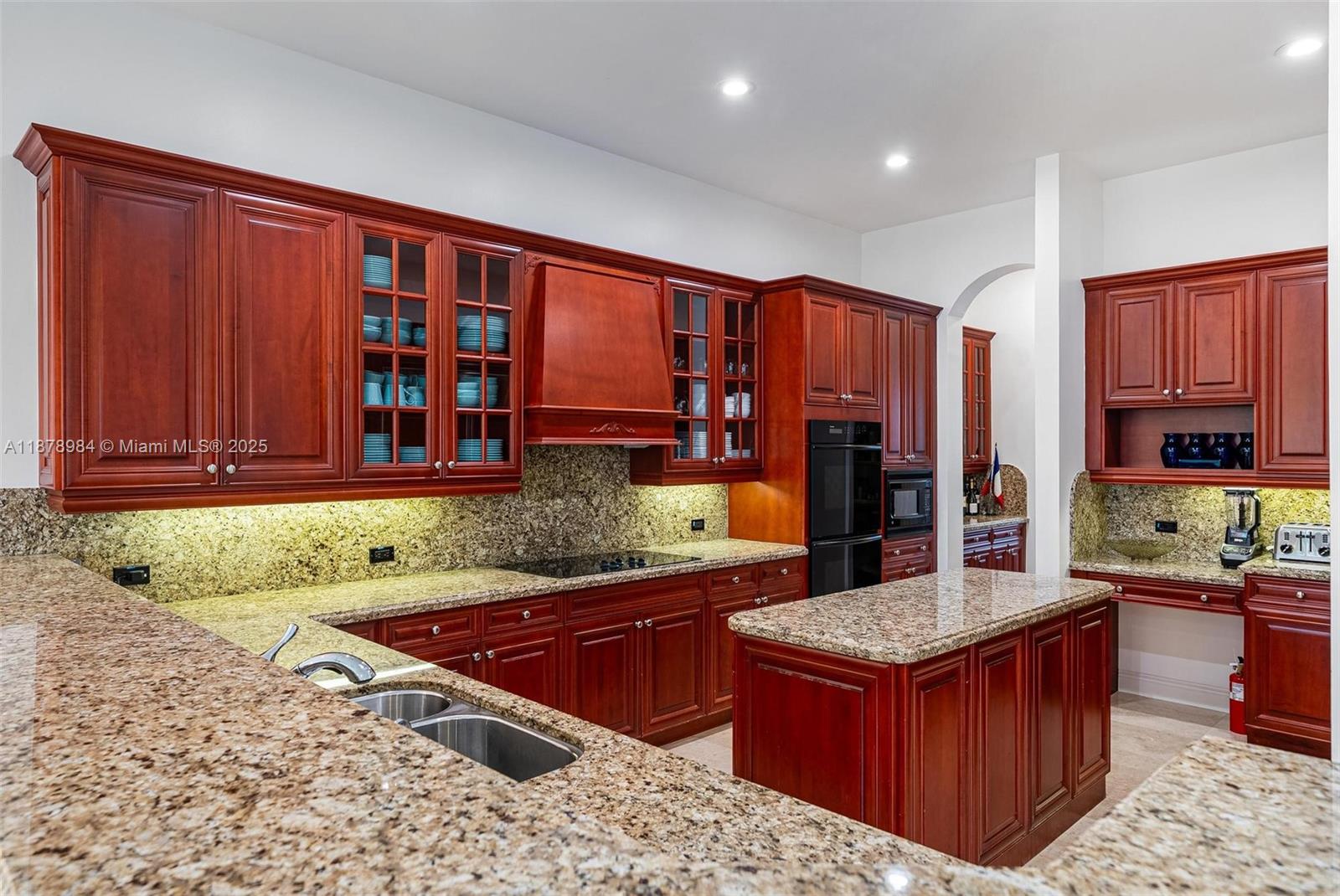 1260 Hatteras Ln
